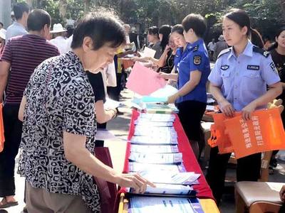 灞橋區(qū)深化政務(wù)公開，以專業(yè)服務(wù)助力社會(huì)經(jīng)濟(jì)咨詢